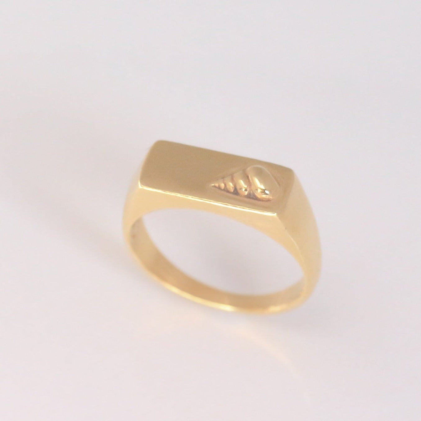 14K טבעת חותם צדף