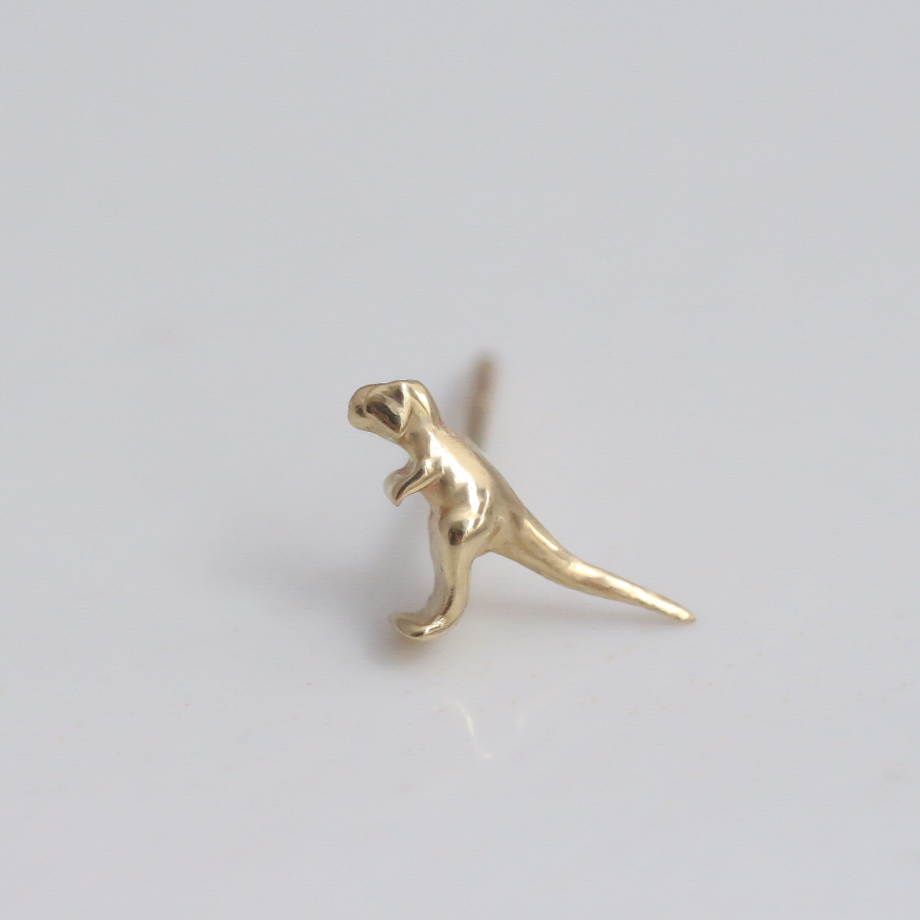 T-rex stud 14k gold