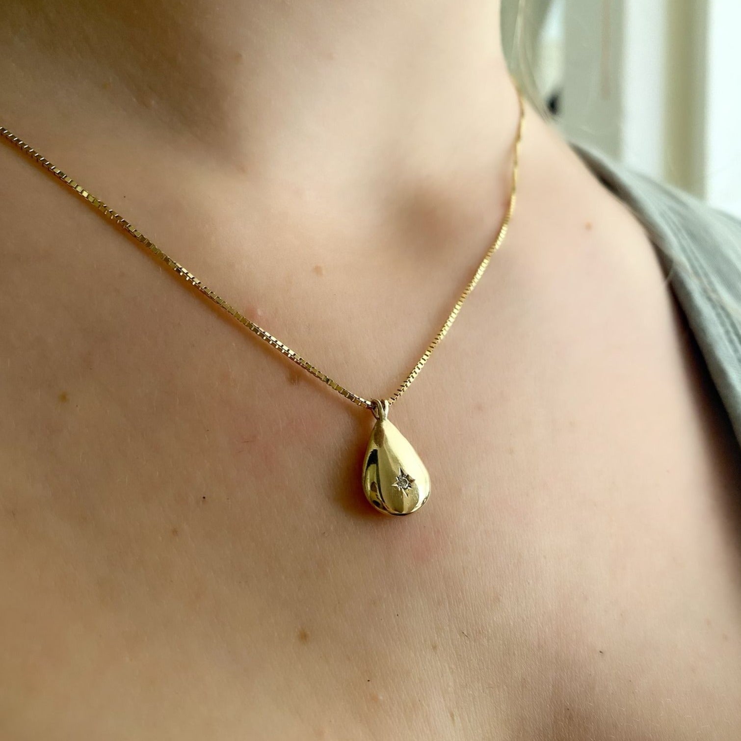 Teardrop necklace 14k gold