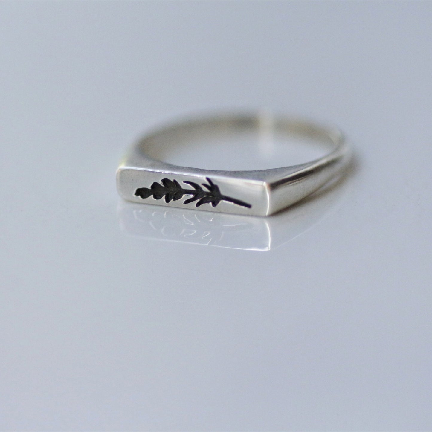 Lavender Signet Ring silver