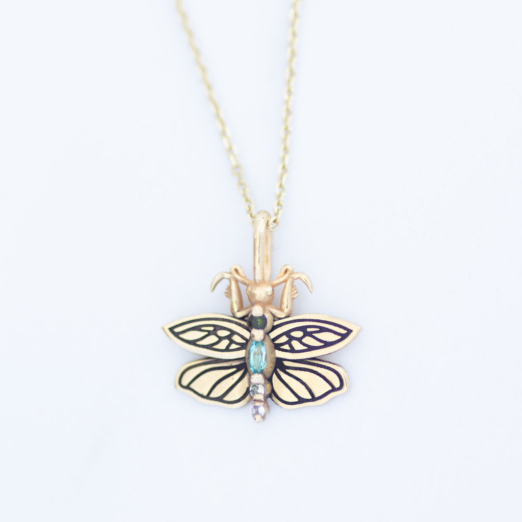Praying Mantis Pendant in 14k gold
