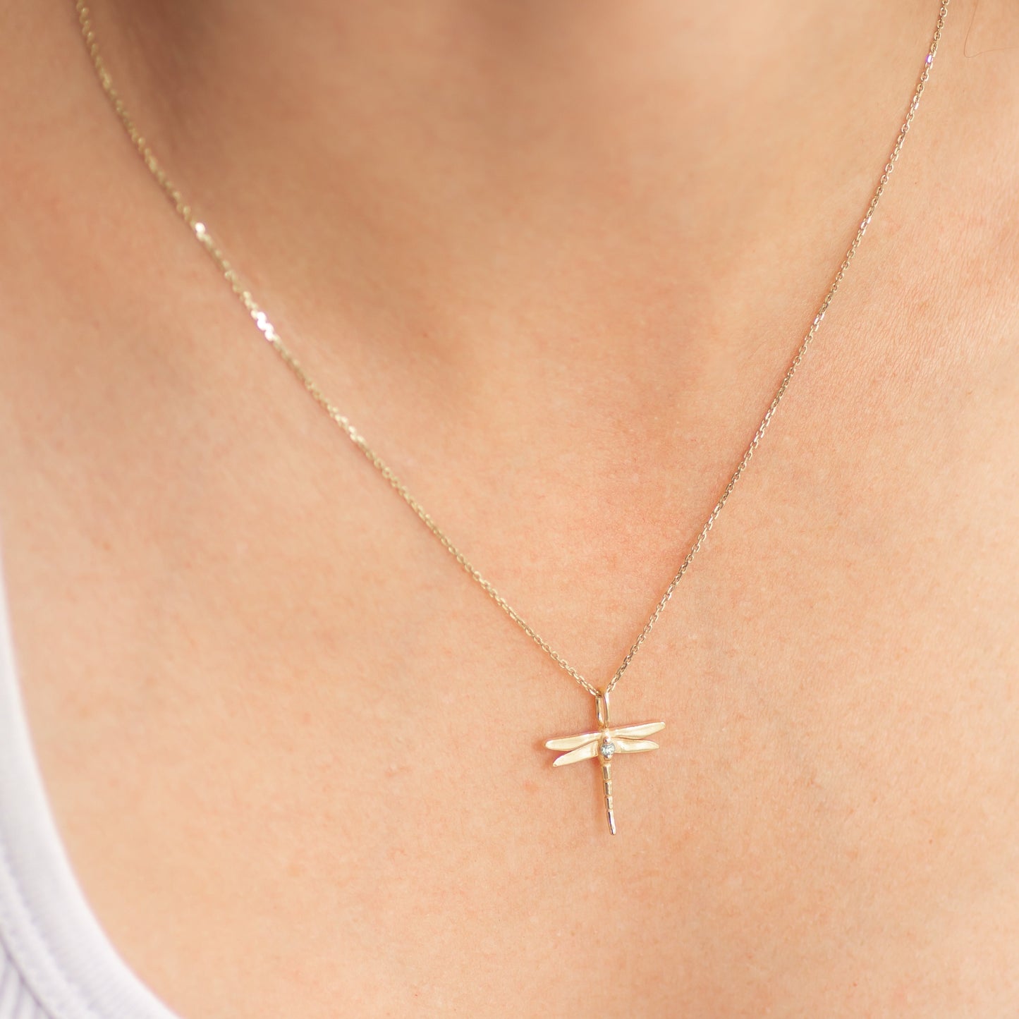 Dragonfly Green Sapphire necklace 14k gold