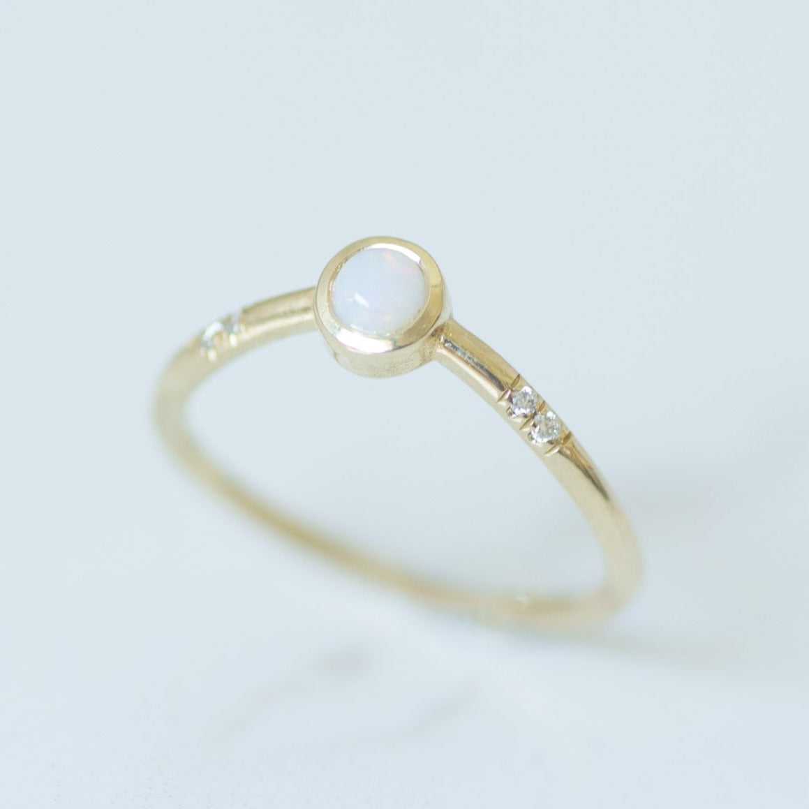Opal & Diamonds ring 14k gold