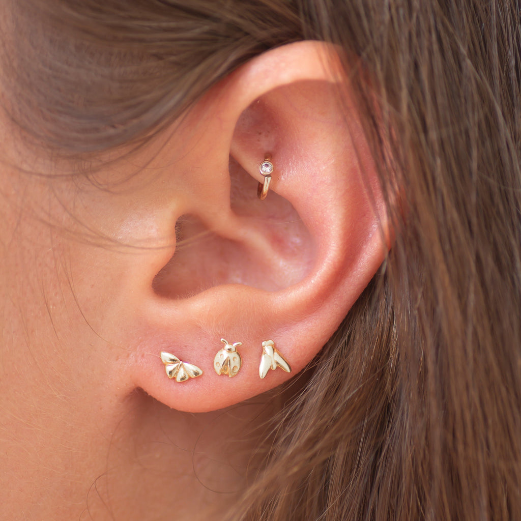Fly earring stud 14k