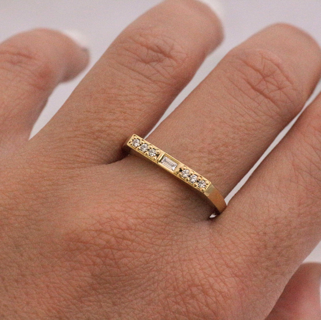 Fantasy Signet ring 14k gold