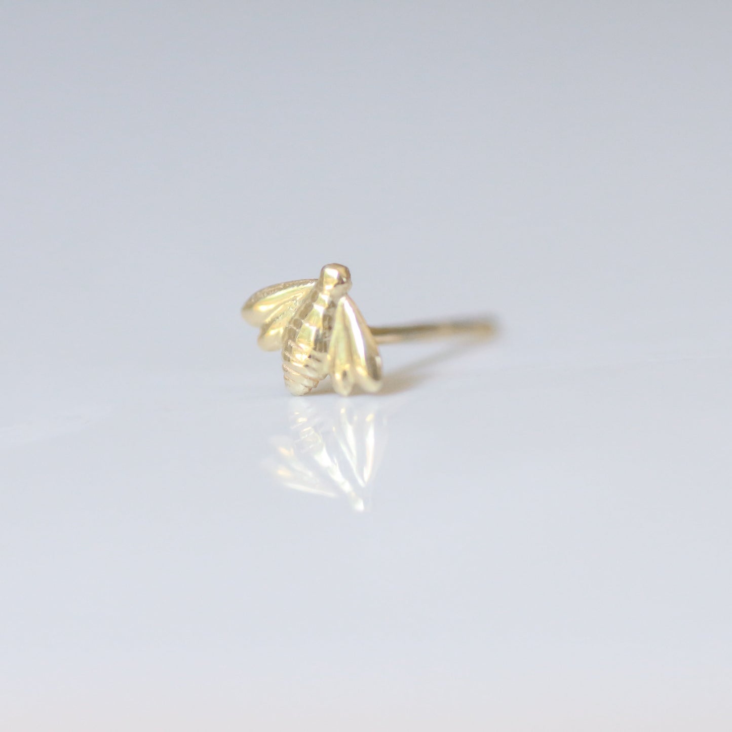 Bee Stud 14k gold