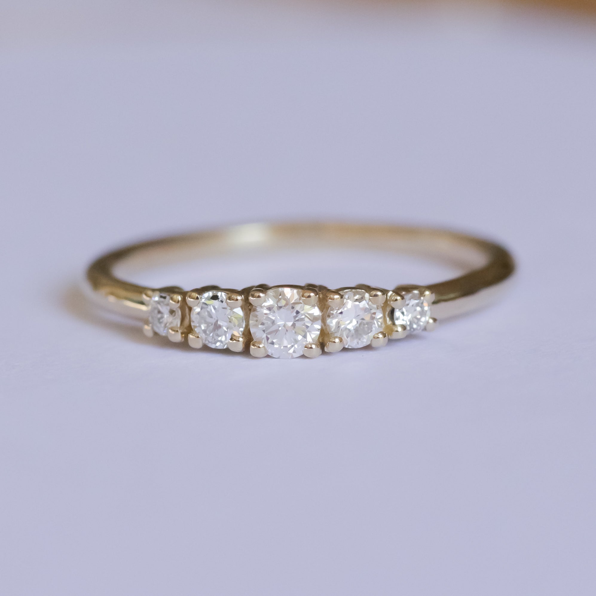 5 Diamonds ring 14k gold