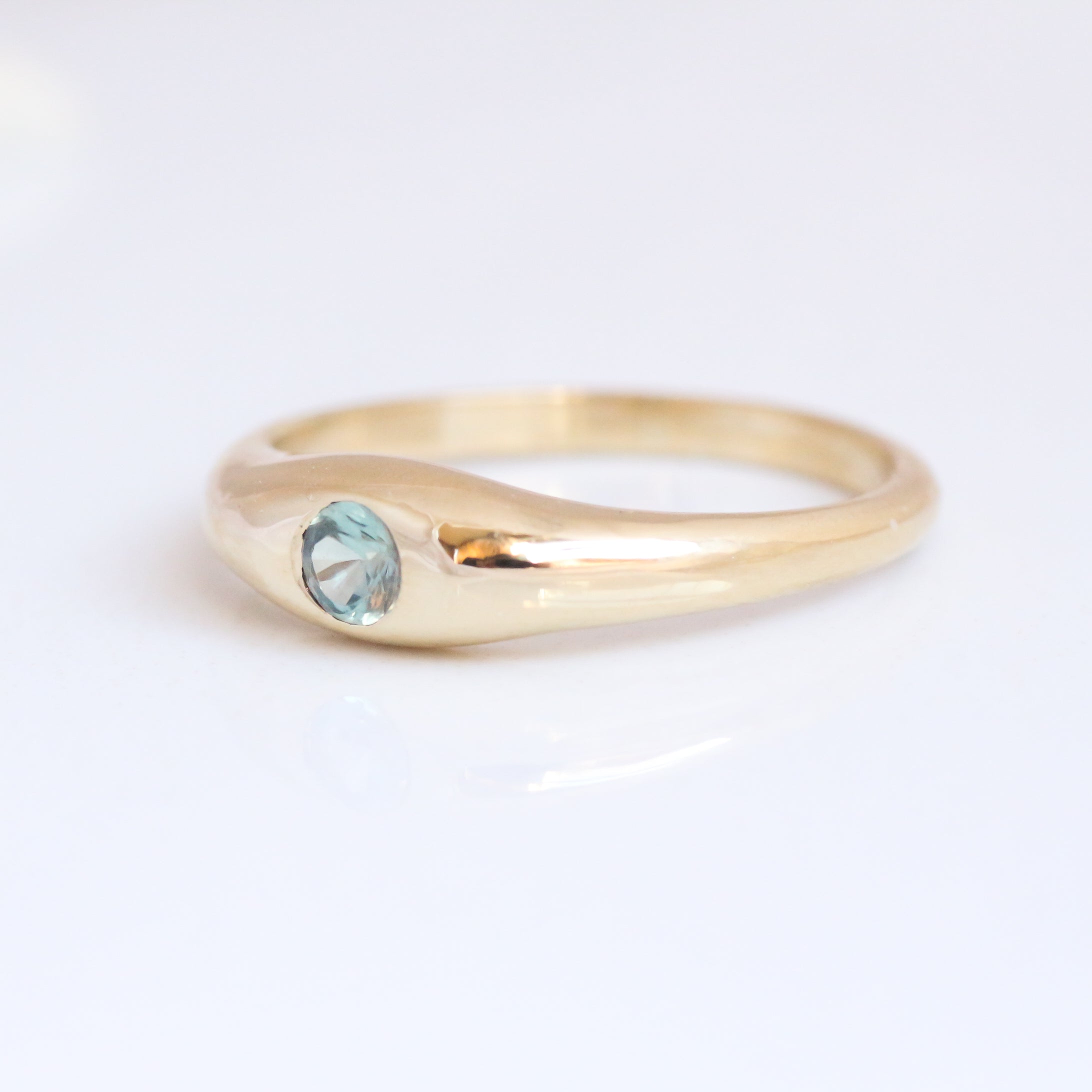 Green Sapphire ring 14k gold