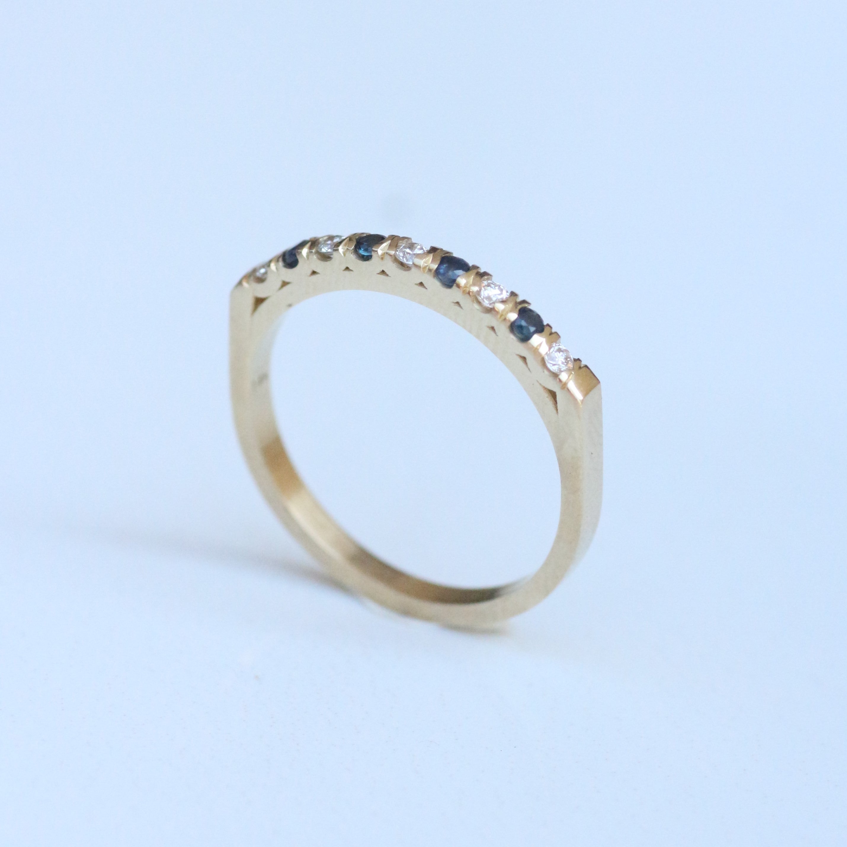 Vintage Sapphire & Diamond ring 14k gold