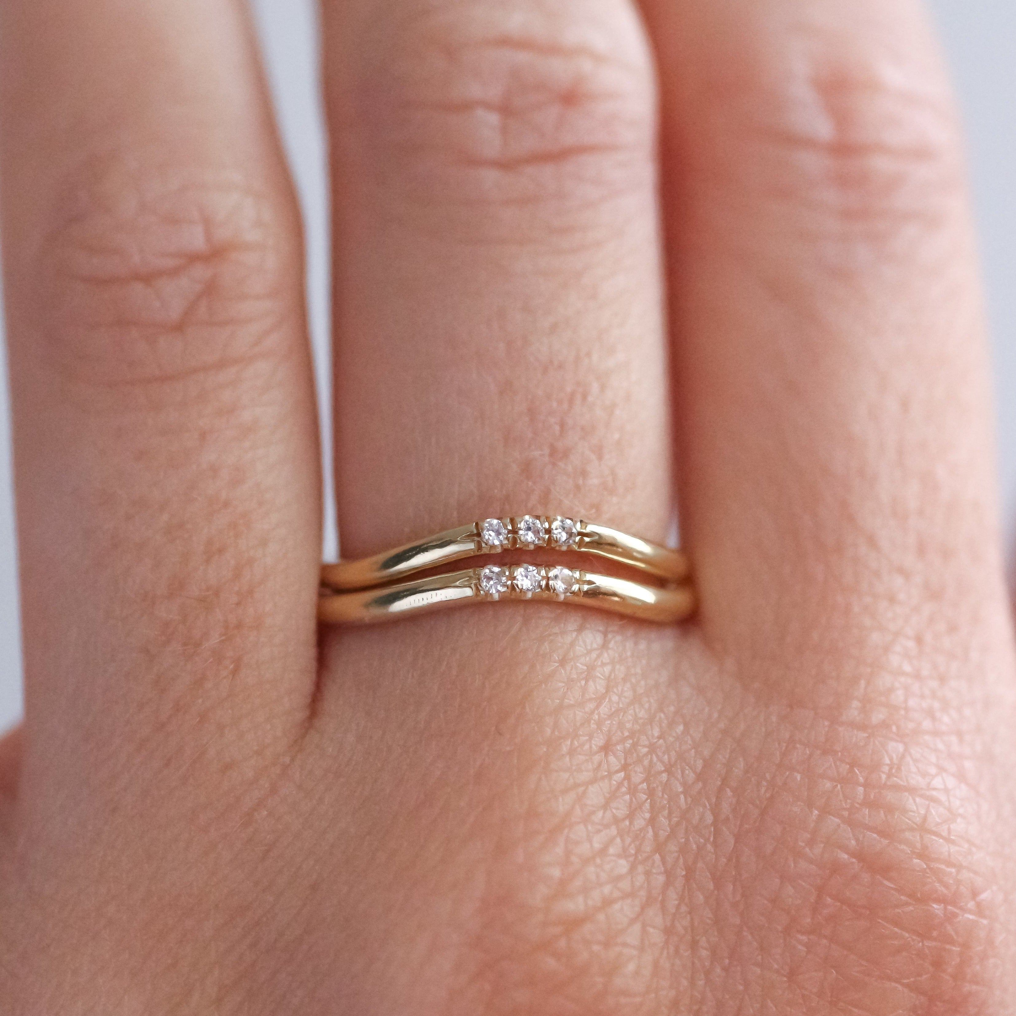 Triple diamond ring 14k gold