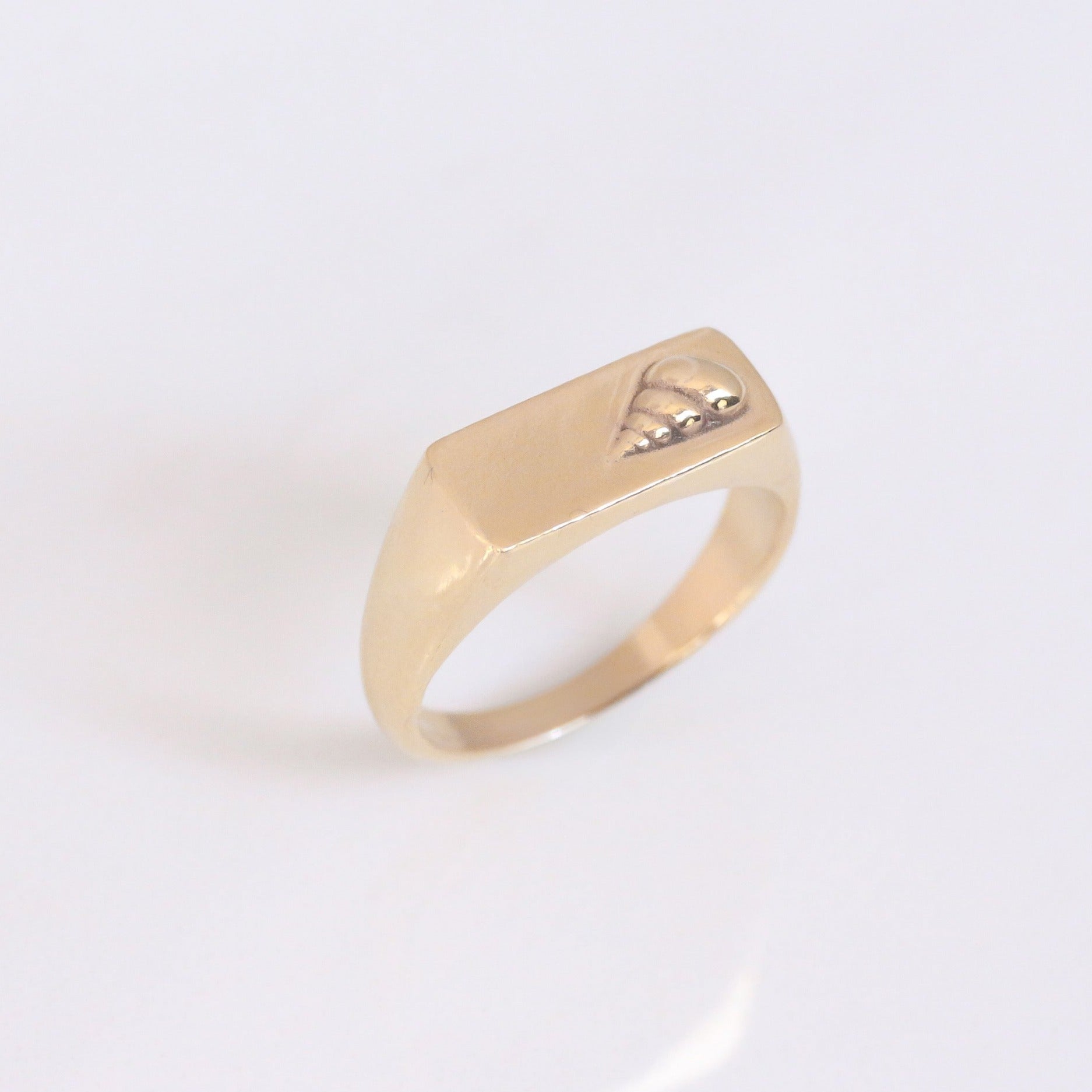 Conch Shell Signet Ring 14k Gold