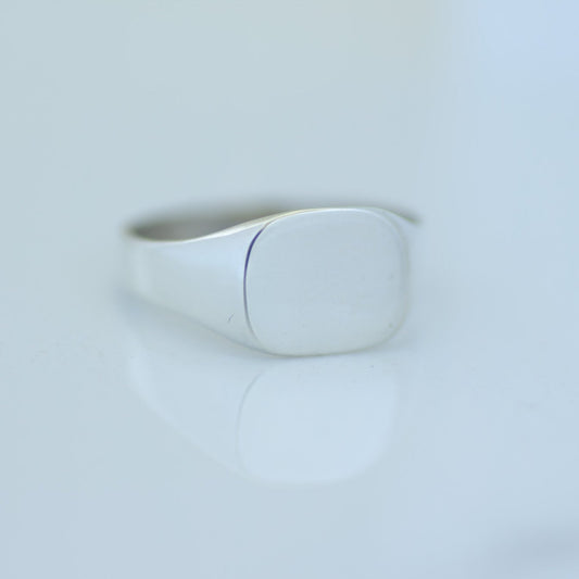 Rounded Square Signet Ring silver