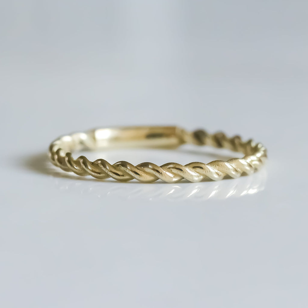 Twist ring 14K gold