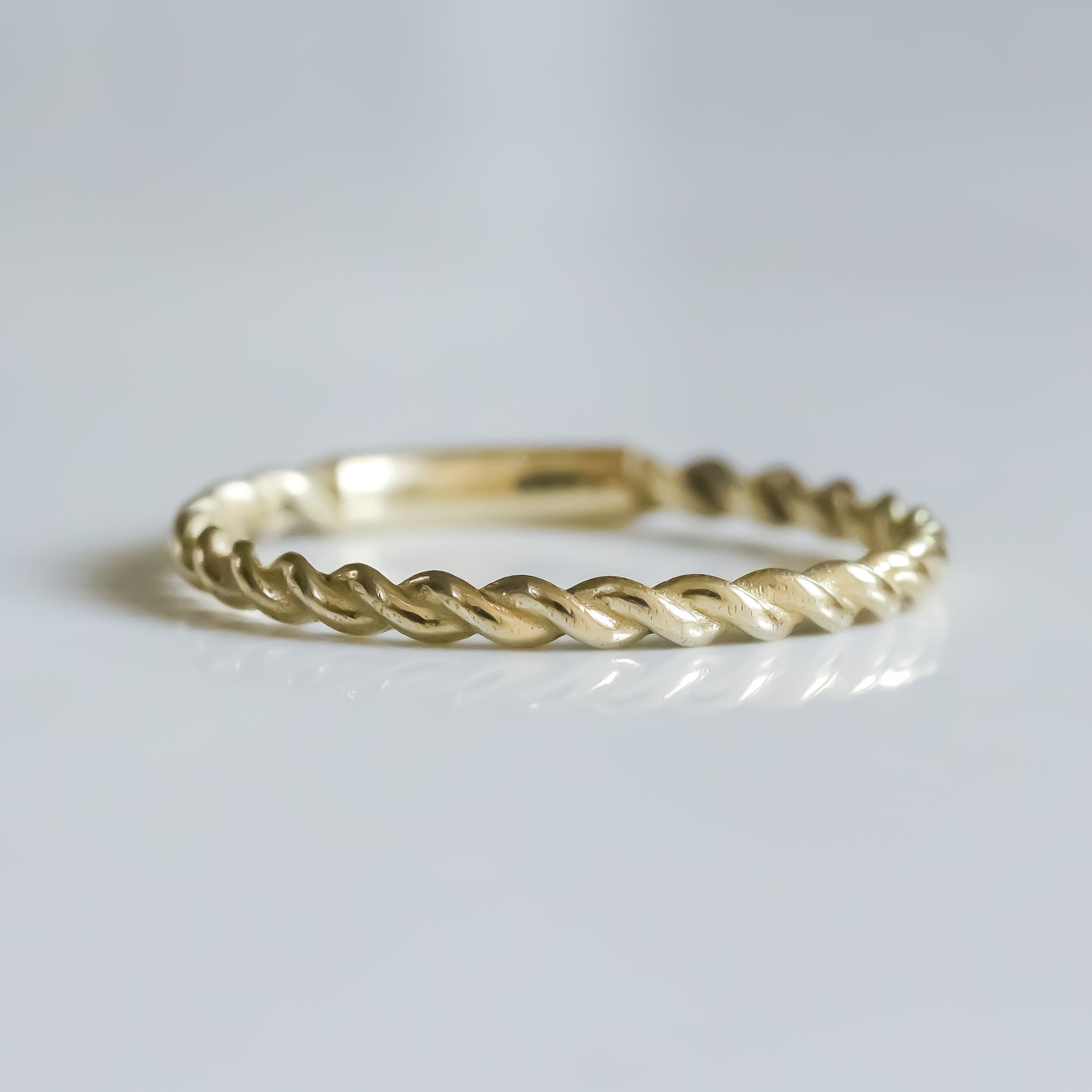 Twist ring 14K gold
