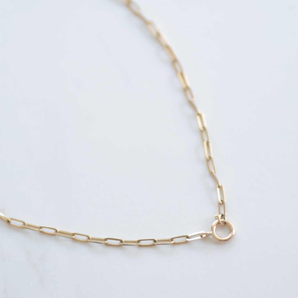Paperclip Chain necklace round clasp 14k gold
