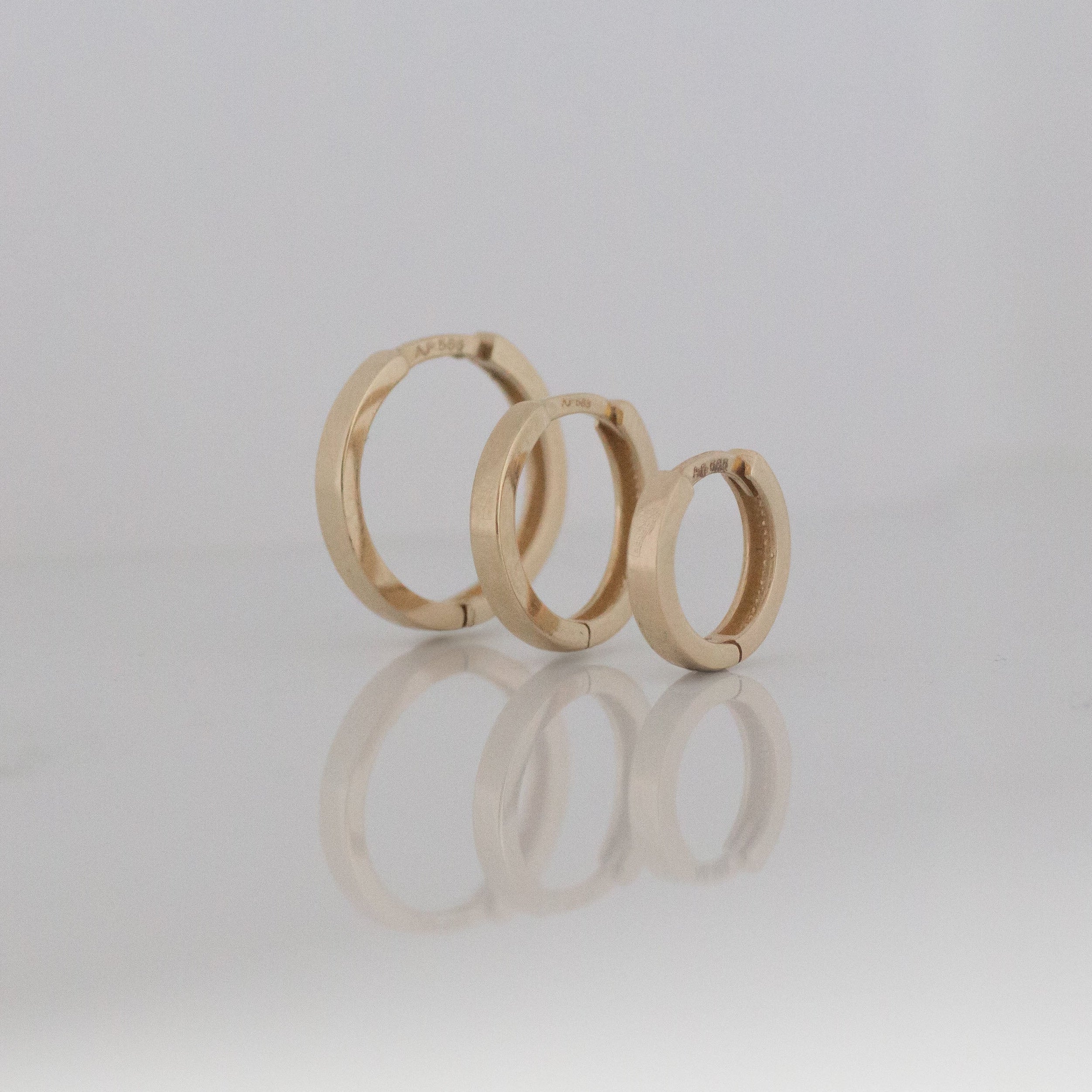 Square Classic Hoops 14k gold