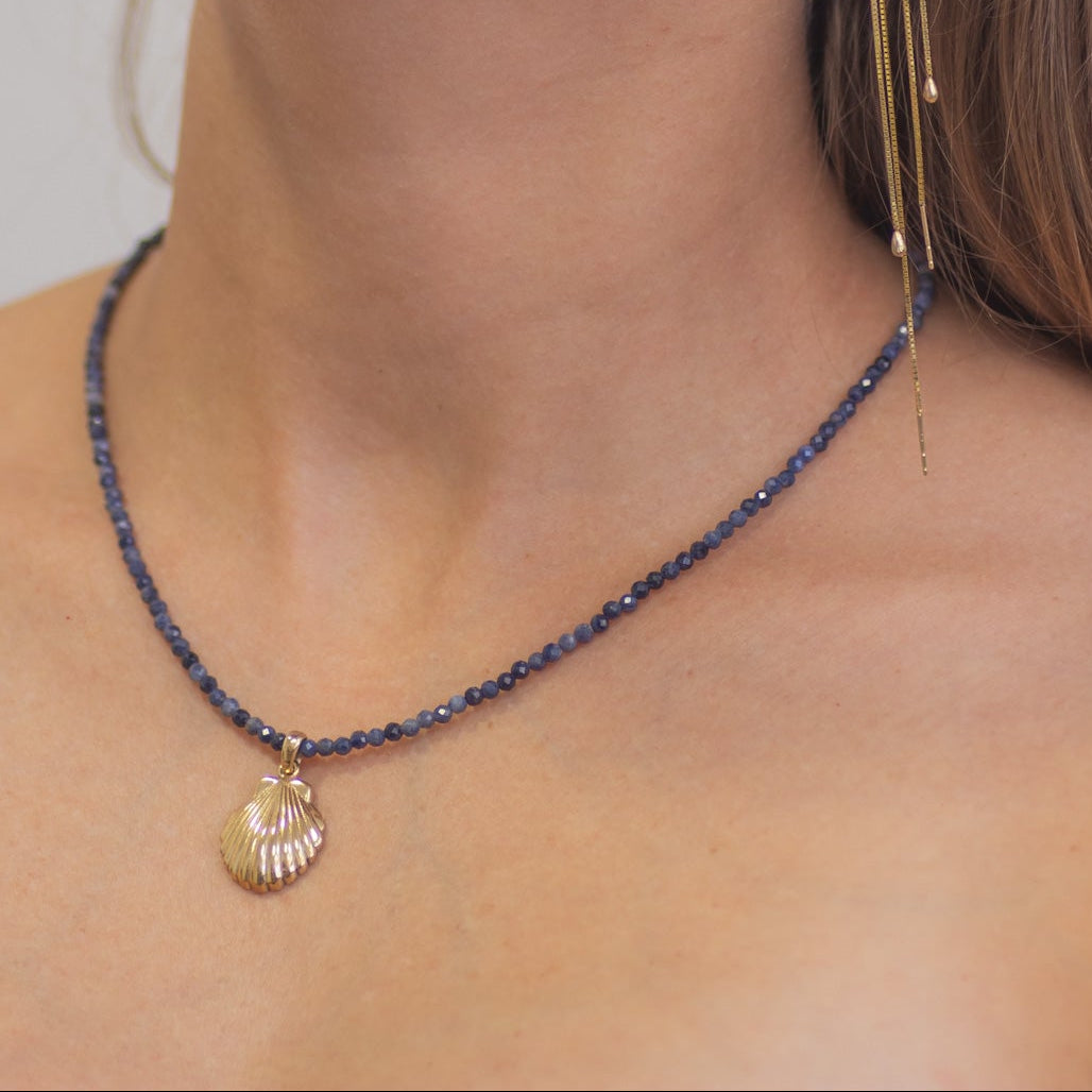 Scallop Seashell Pendant in 14K Gold