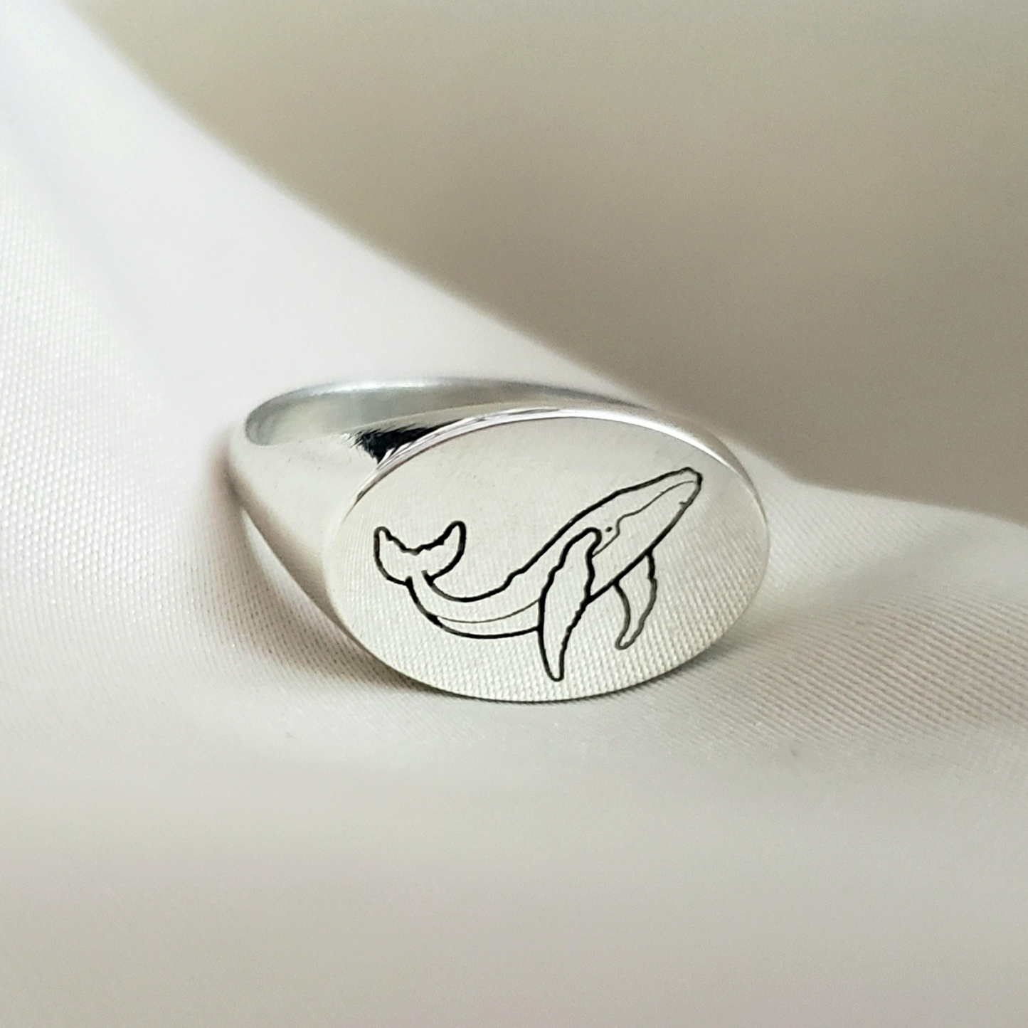 Whale Signet Ring silver