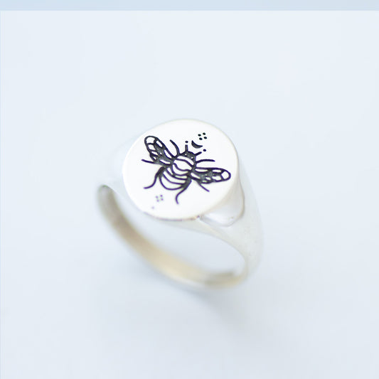 Bee Signet Ring silver