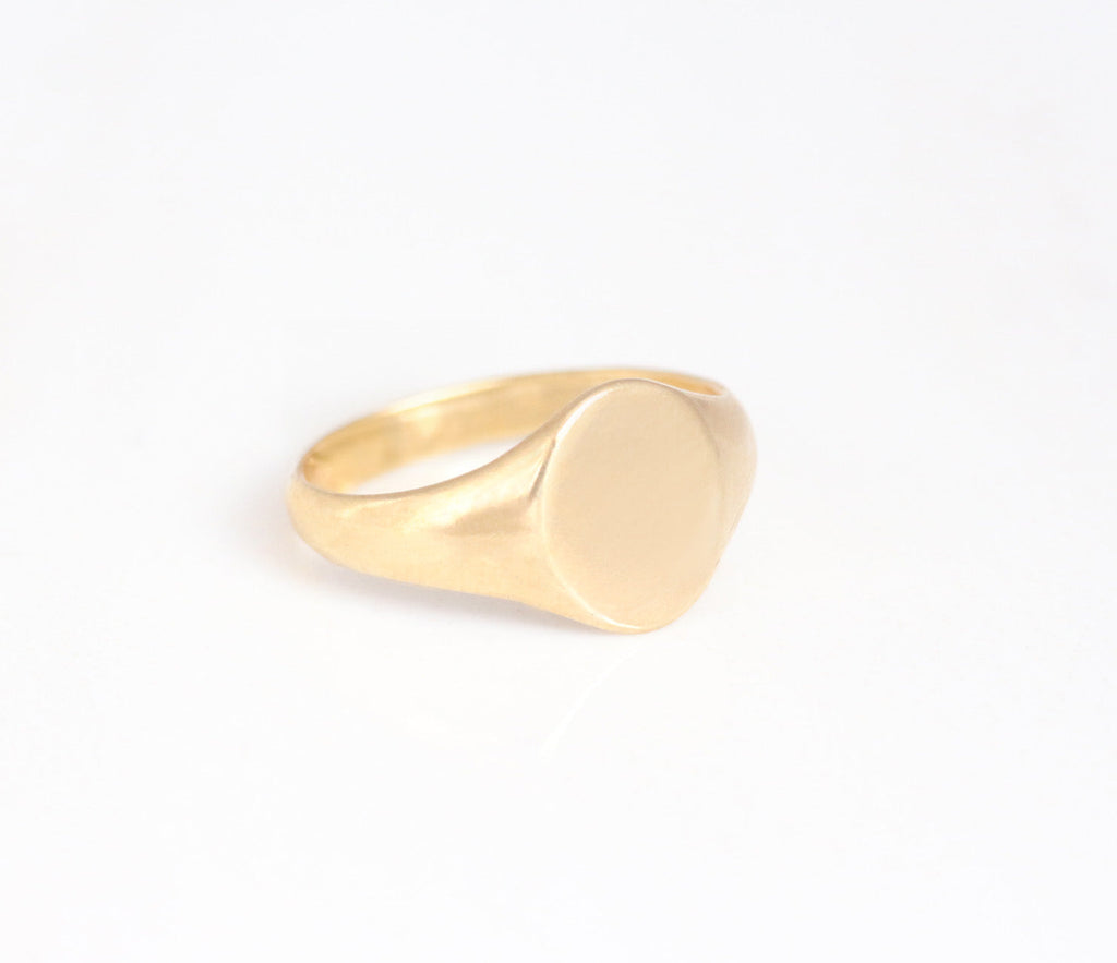 Custom Oval Signet Ring 14k gold