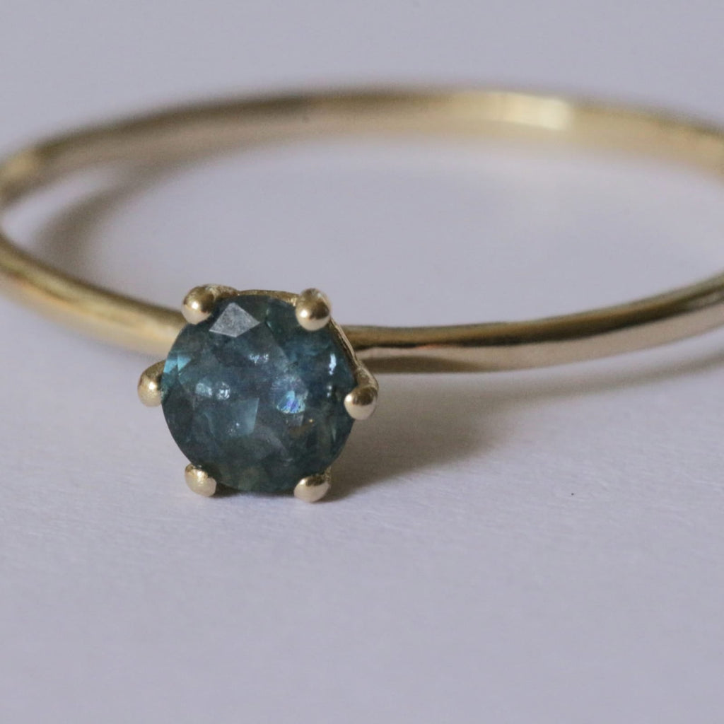 Royal Sapphire ring 14k gold