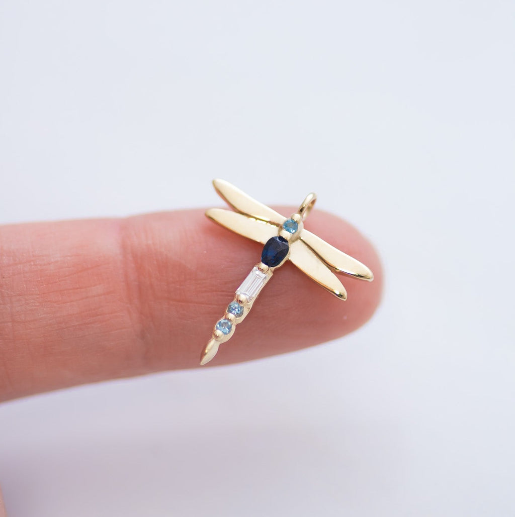 Dragonfly Sapphire Necklace 14k gold