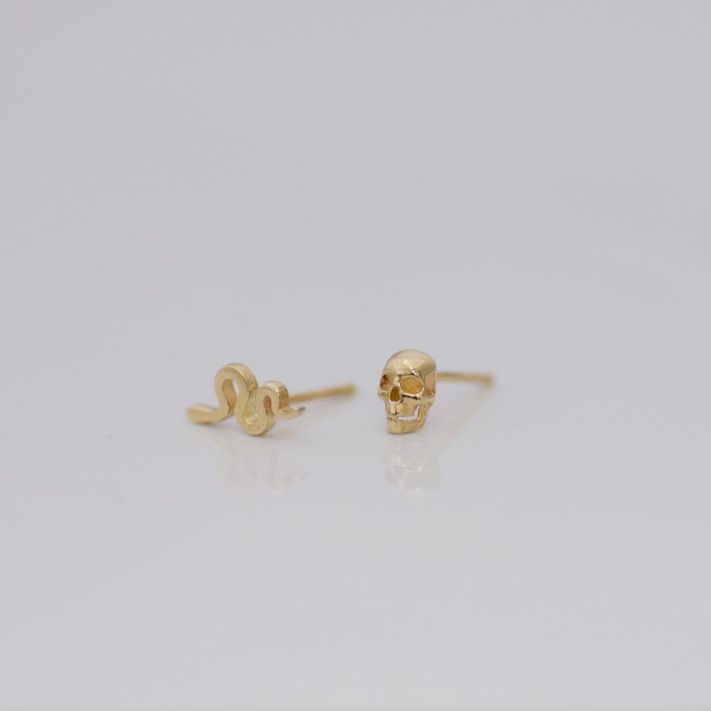 Skull stud 14k gold