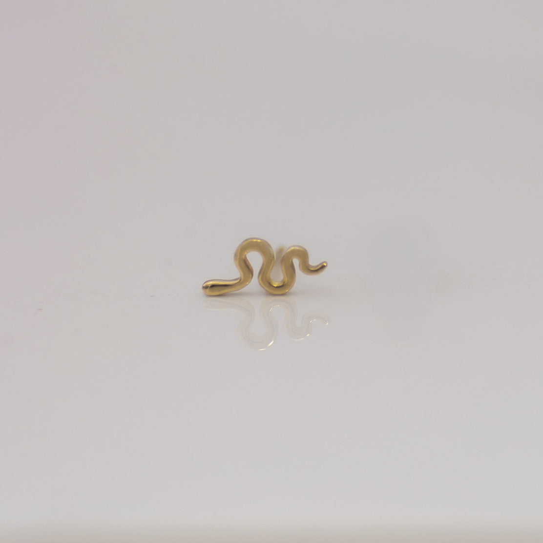Snake stud 14k gold