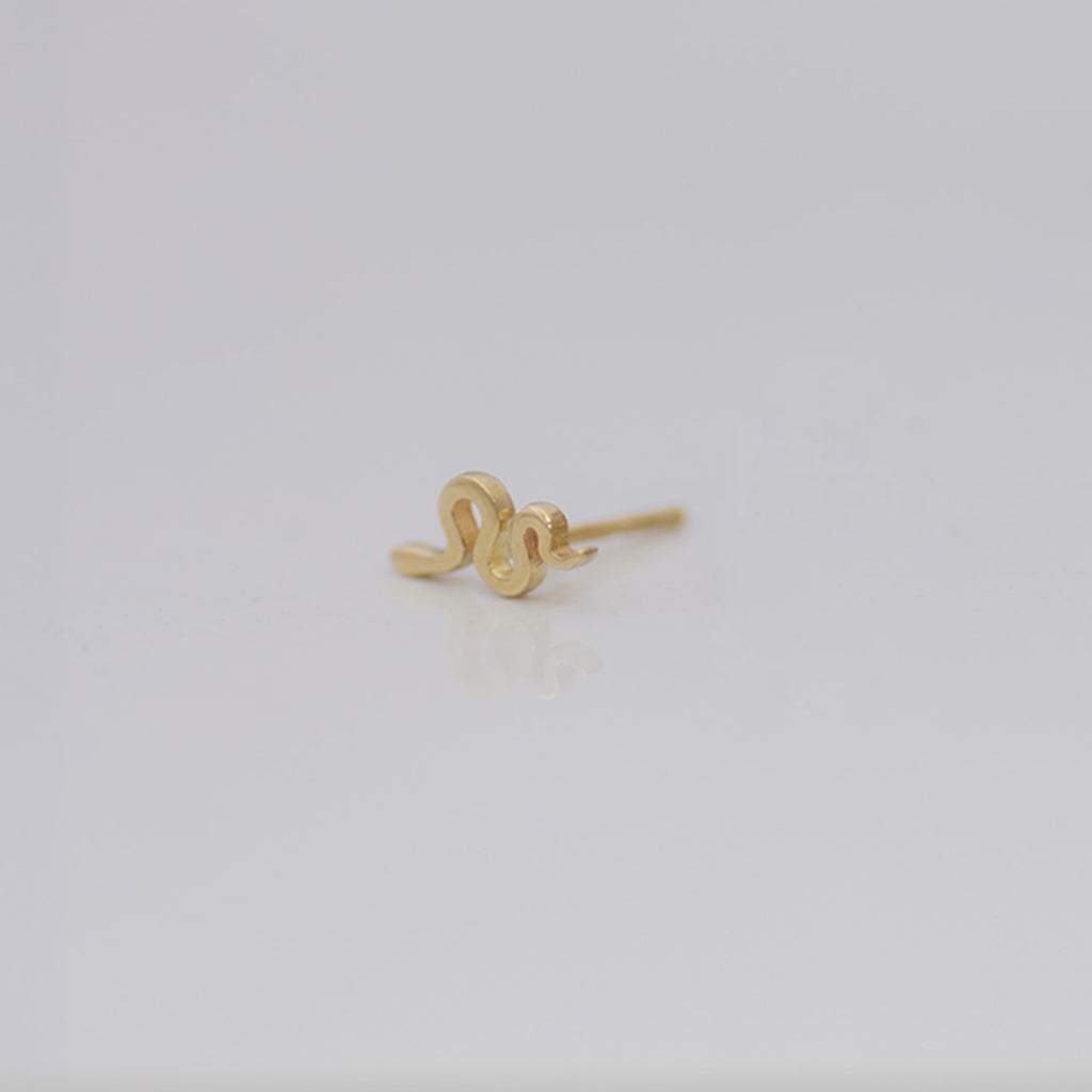 Snake stud 14k gold