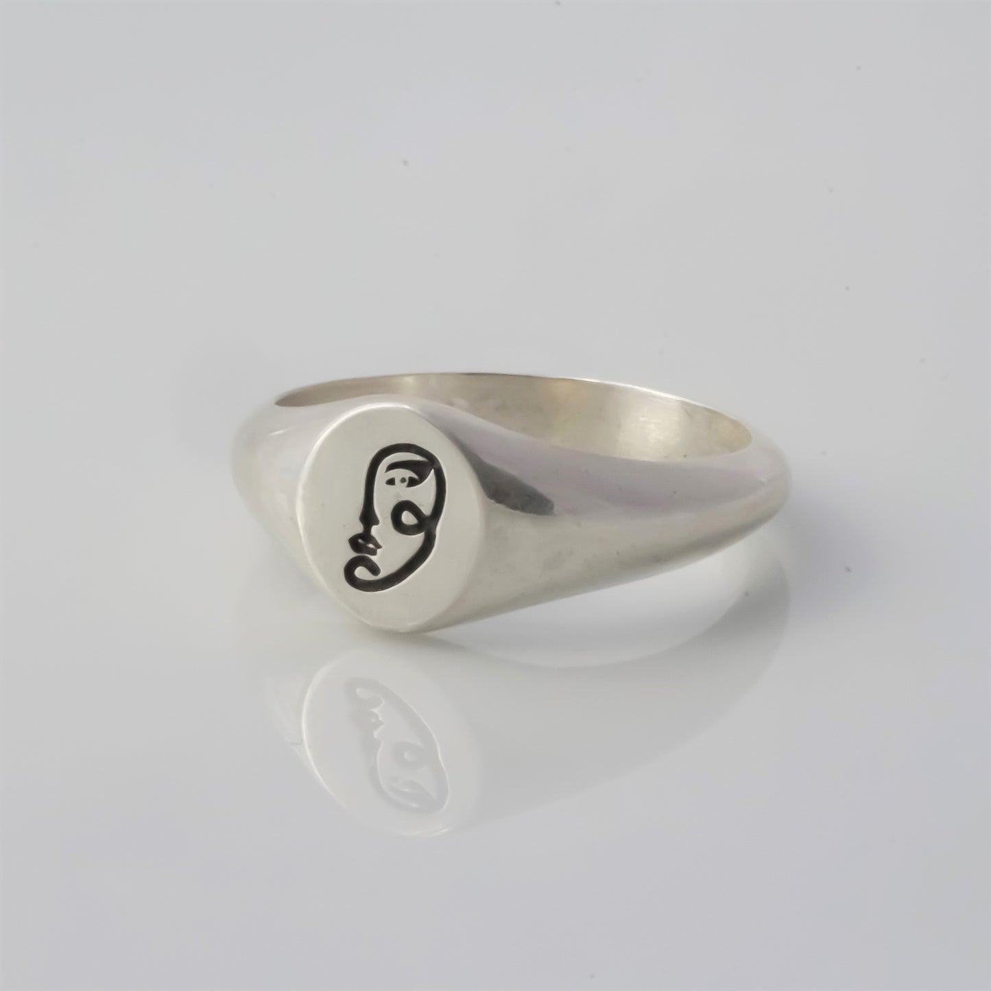 Picasso signet ring silver